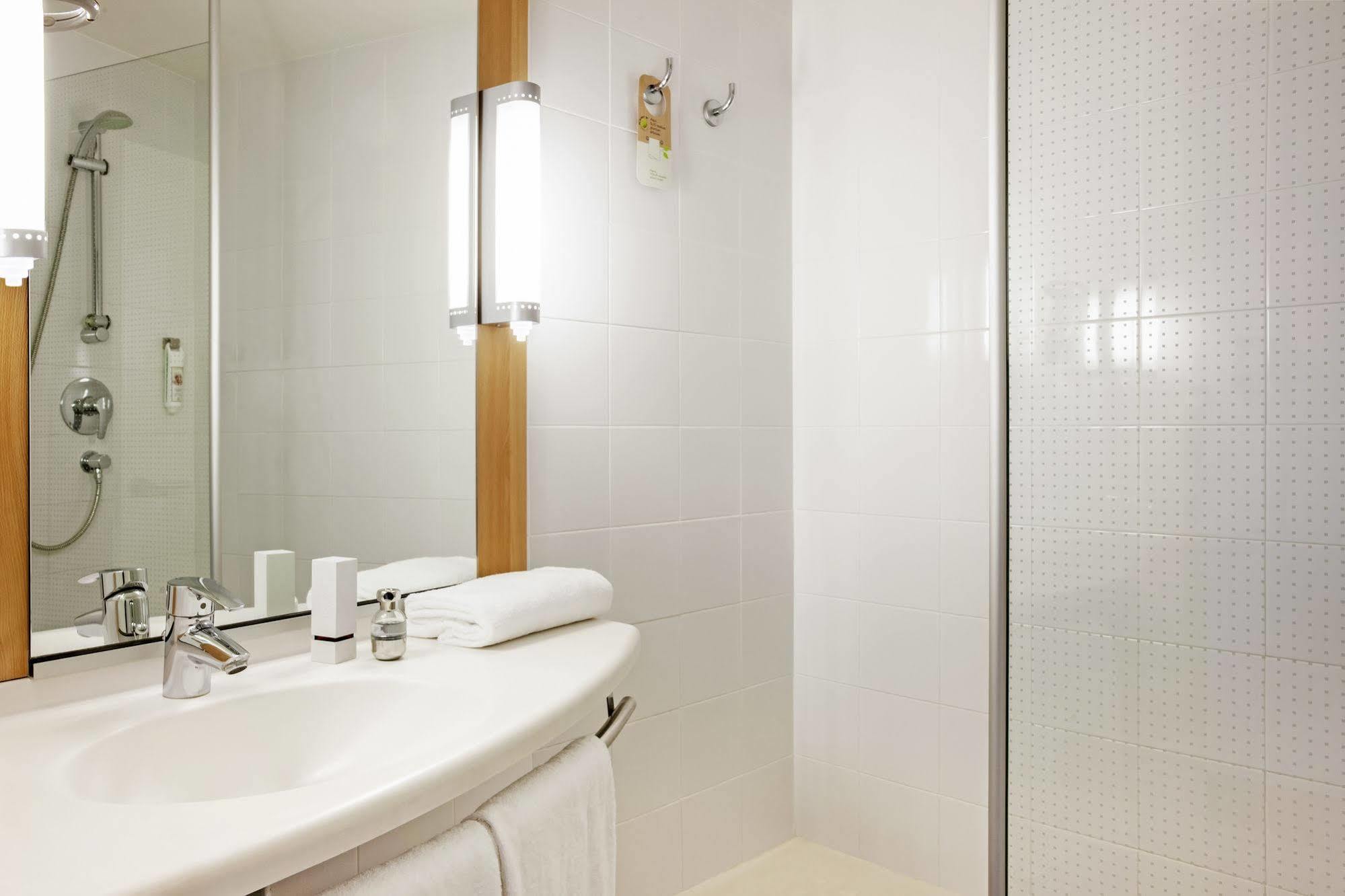 Ibis Liege Seraing Boncelles Exterior foto